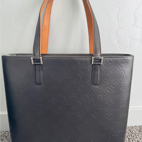 LV Tote Bag - Picture 2 of 8